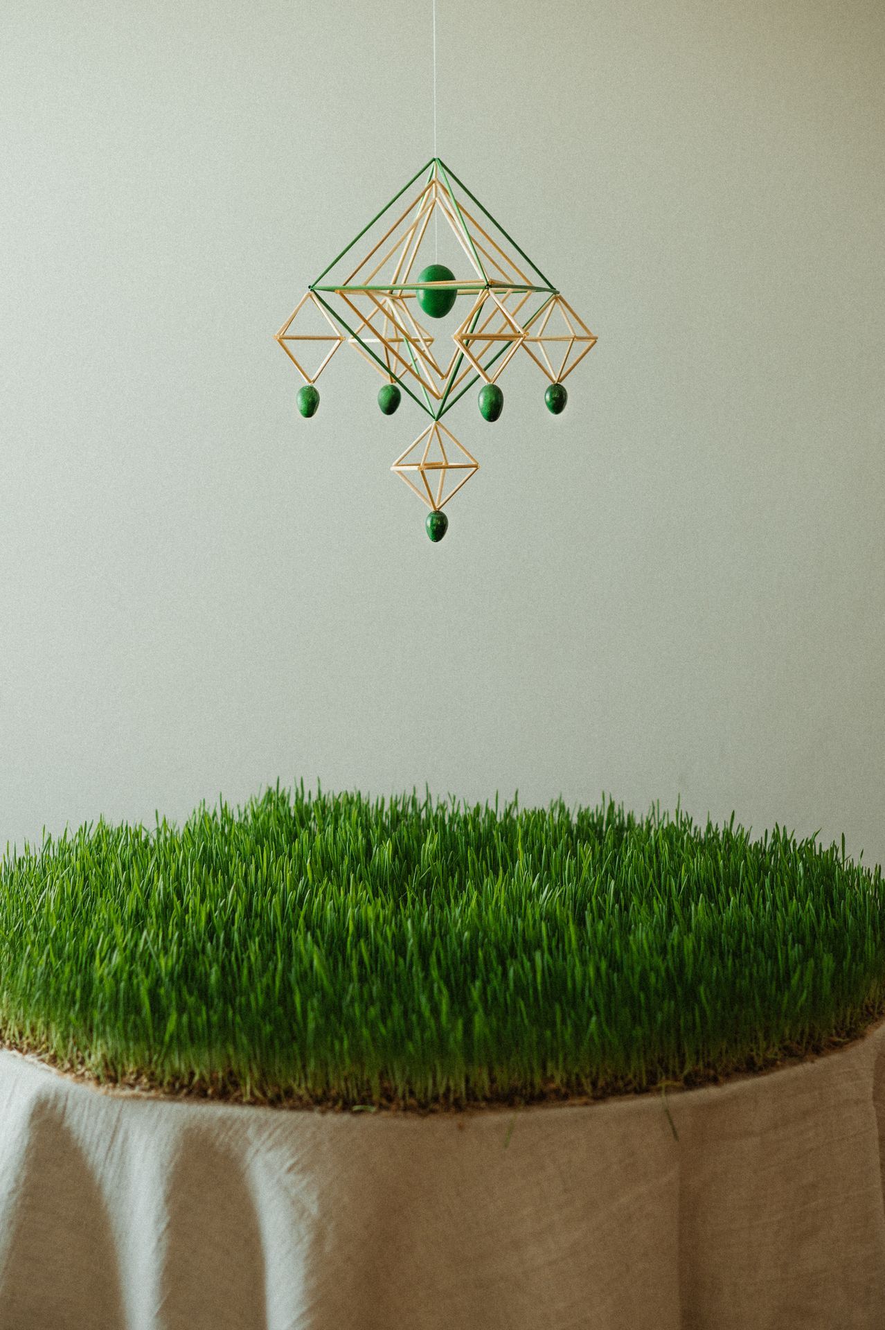 Green Straw Constructor with green Easter eggs