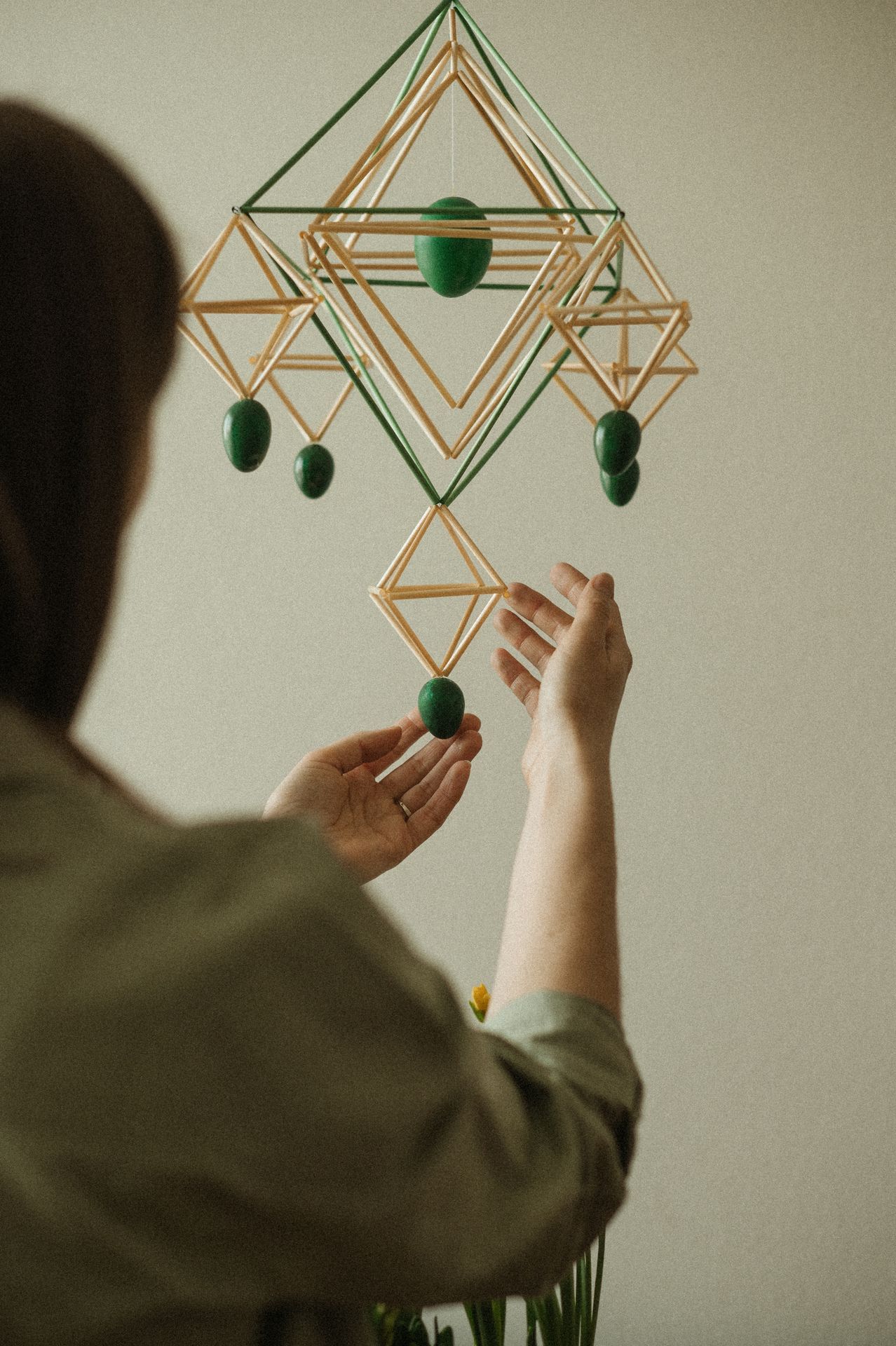 Green Straw Constructor with green Easter eggs